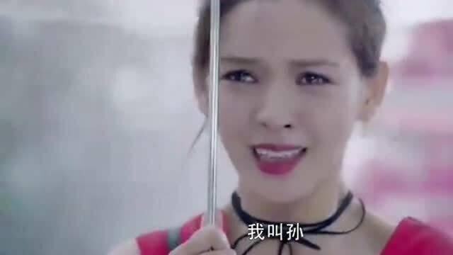 明星下雨天摔伤,明星意外受伤引关注